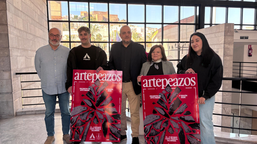 Salobreña se convierte en un gran museo al aire libre con la tercera edición de ARTEPEAZOS