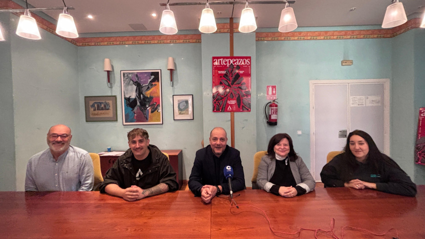 Salobreña se convierte en un gran museo al aire libre con la tercera edición de ARTEPEAZOS