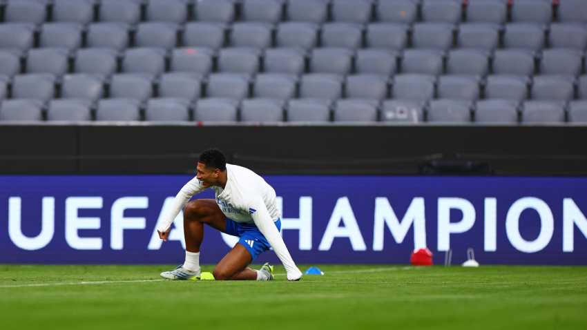 Jude Bellingham, del Real Madrid, asiste a la sesión de entrenamiento del equipo en Múnich, Alemania, el 14 de abril de 2026. El Real Madrid se enfrentará al Bayern de Múnich en el partido de vuelta de los cuartos de final de la Liga de Campeones de la UEFA el 15 de abril en Múnich.