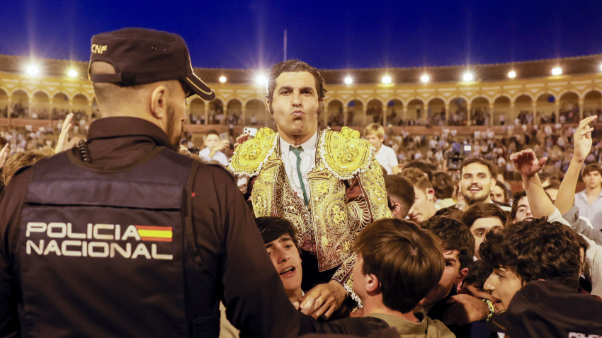 Morante de la Puebla no pudo salir por la Puerta del Príncipe de la Maestranza, pero sí por la de cuadrillas