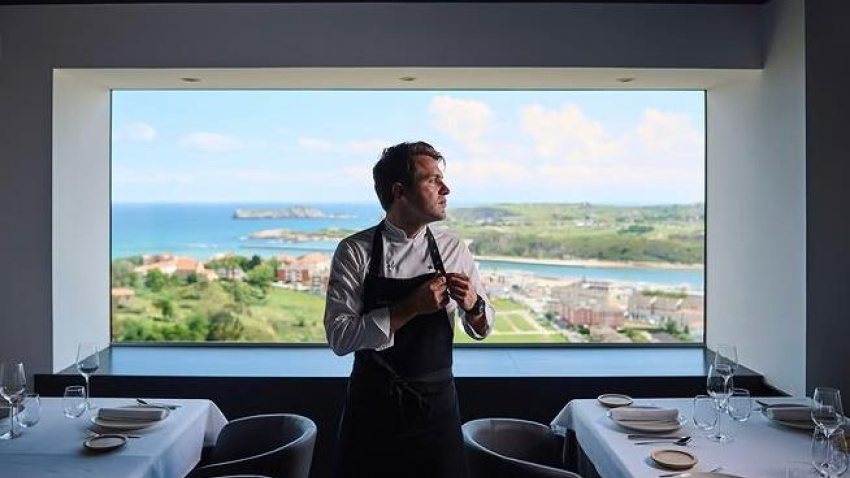 Carlos Arias en el Emma Gastro de Suances