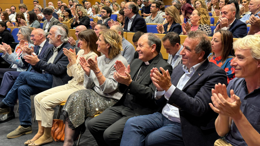 El auditorio de ARTIUM se quedó pequeño