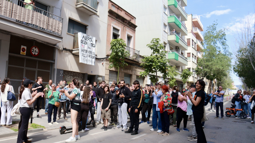 Aplazan por tercera vez el desahucio de una vecina de Vilanova de 89 años con dependencia