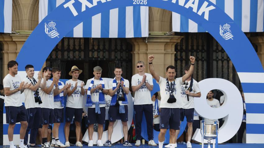 Los jugadores de la Real celebran el título de Copa del Rey