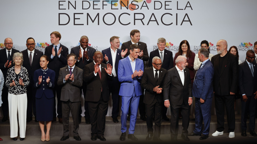Cumbre 'En defensa de la democracia'
