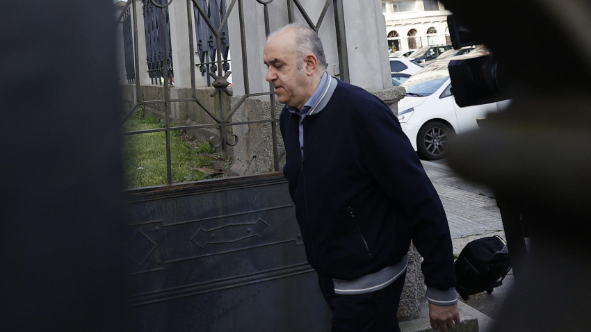 Uno de los acusados, el lotero Manuel Reija, a su llegada a nueva sesión de su juicio por estafa y apropiación indebida de una Primitiva millonaria