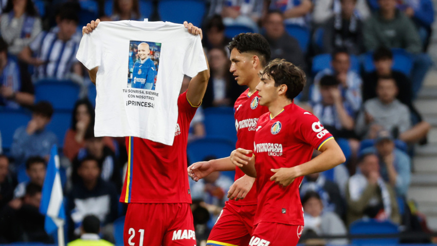Los jugadores del Getafe dedican el primer gol marcado en Anoeta a la joven fallecida María Caamaño