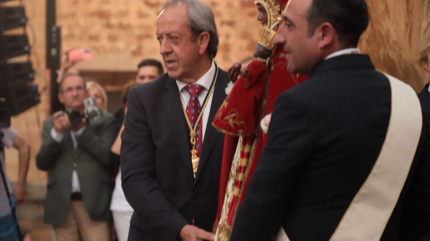 El alcalde de Andújar, Paco Carmona, invita a todos a disfrutar de la romería, pero pide hacerlo cuidando el patrimonio natural