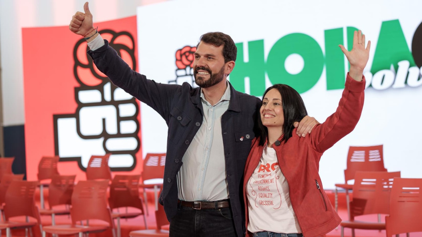 La secretaria de Organización del PSOE, Rebeca Torró, y el secretario general PSOE Extremadura, Álvaro Sánchez Cotrina