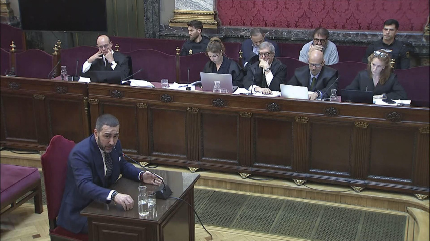 El empresario Víctor de Aldama este miércoles en su declaración en la sede del Tribunal Supremo, donde tiene lugar el juicio al exministro José Luis Ábalos, a su exasesor Koldo García y al empresario Víctor de Aldama