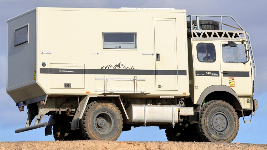 Camping extremo camión convertido off road autocaravana en El Cotillo, Fuerteventura