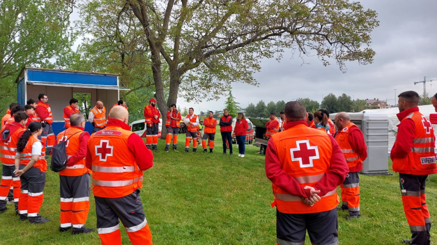 Cruz Roja en Palencia haciendo labor de acompañamiento