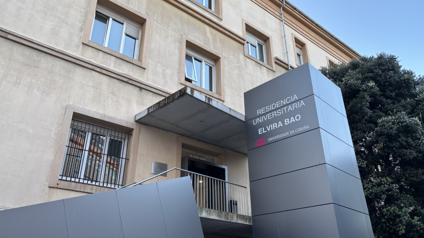 Acceso para personas con discapacidad en la Residencia Rosalía Mera de A Coruña