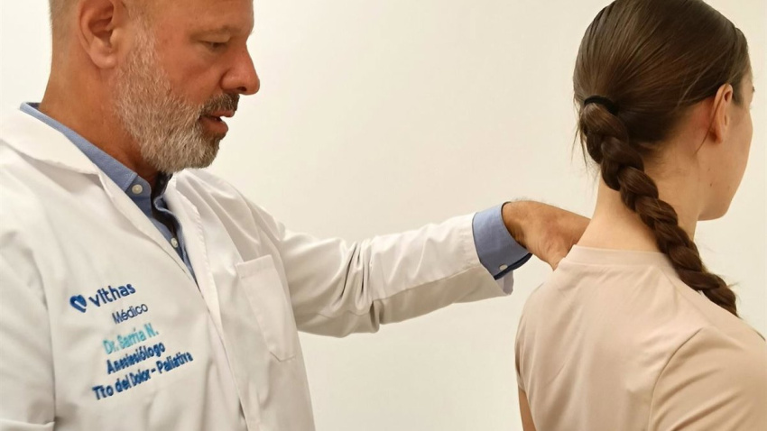 12/05/2025 Los hospitales Vithas refuerzan el abordaje humano y especializado de la fibromialgia desde sus unidades del dolor.Con motivo del Día Mundial de la Fibromialgia, las unidades del dolor de MIVI Salud ubicadas en los hospitales Vithas Xanit Internacional, Vithas Granada, Vithas Sevilla, Vit