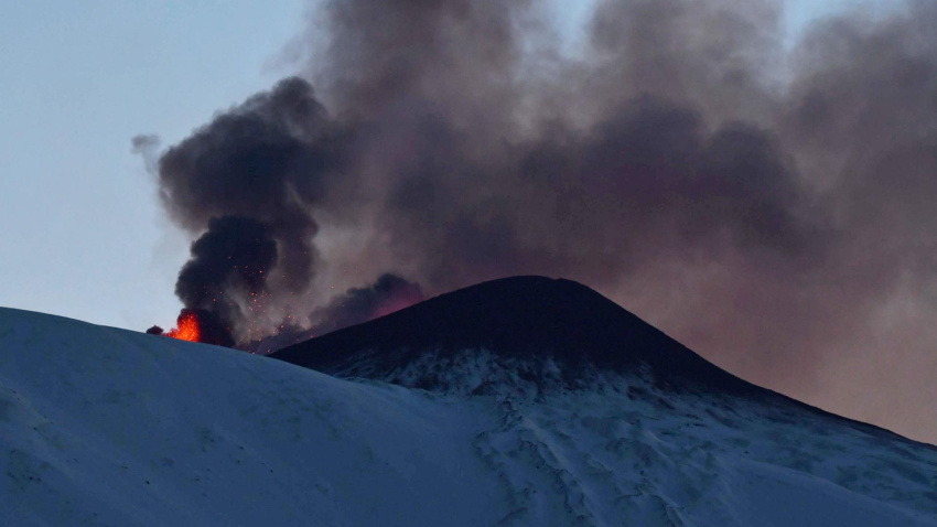 El volcán Etna en erupción (Foto de archivo de diciembre de 2025)