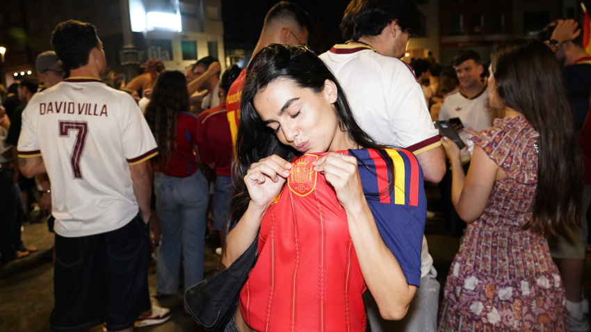 España desata la euforia y celebra su segundo Mundial en El Bierzo (León)
