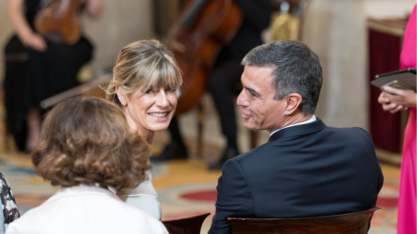 El presidente del Gobierno, Pedro Sánchez, y su mujer, Begoña Gómez
