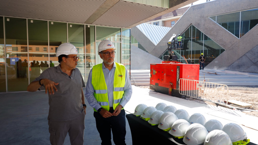 Visita a las obras del nuevo centro cívico Vía Hispanidad.