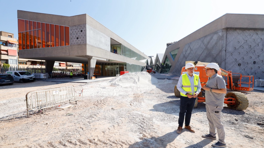 Visita a las obras del nuevo centro cívico Vía Hispanidad.