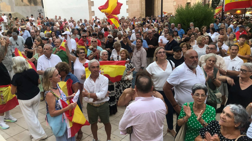 Concentración en Dénia en apoyo a los ceutíes