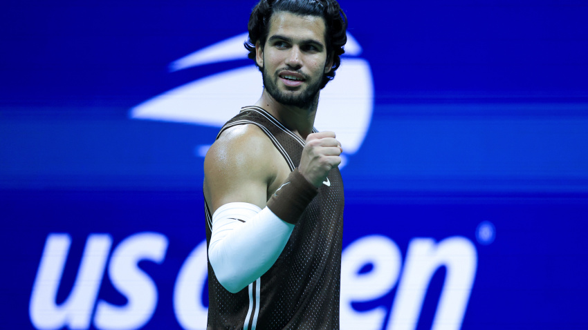 El murciano celebra su victoria sobre el portugués Faria en la segunda ronda del US Open.