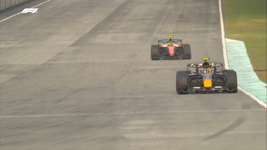 Hadjar y Hamilton, en la pelea por la cuarta posición en el circuito de Sepang.