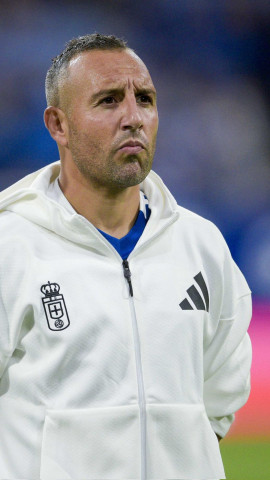 Santi Cazorla antes del Oviedo - Racing.