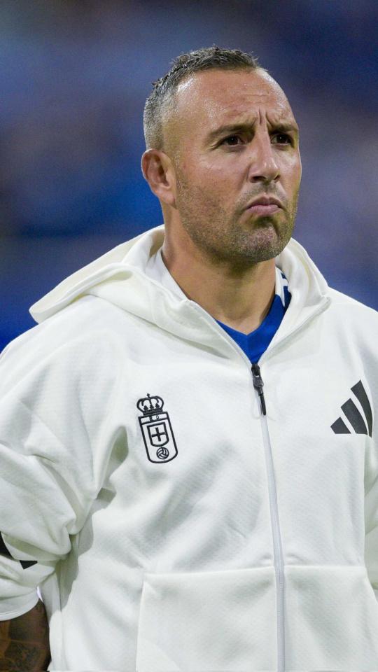 Santi Cazorla antes del Oviedo - Racing.