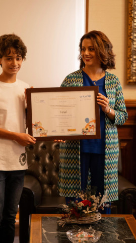 La alcaldesa de Teruel felicita al joven turolense