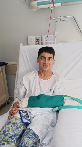 Beni García, tras ser operado en Murcia