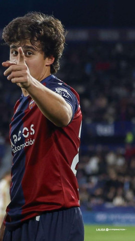 Carlos celebra el gol del Levante UD
