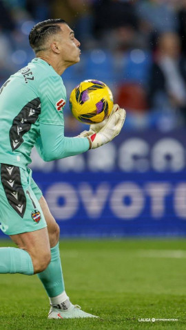 Andrés está entre los mejores metas de Segunda División