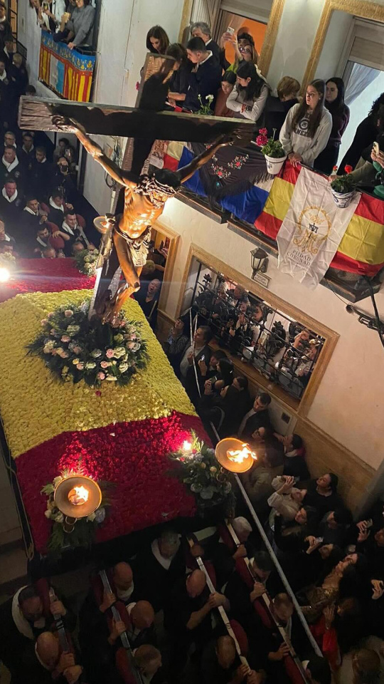 La procesión de Santa Cruz volverá a llenar las calles del barrio alicantino.