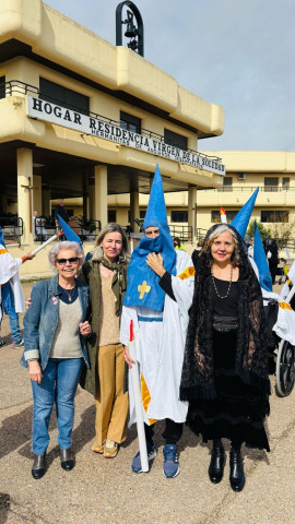 Procesión en la Residencia Virgen de la Soledad