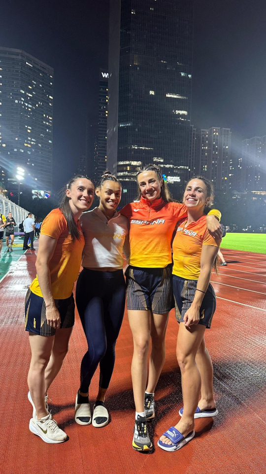 Miembros del 4x100 femenino