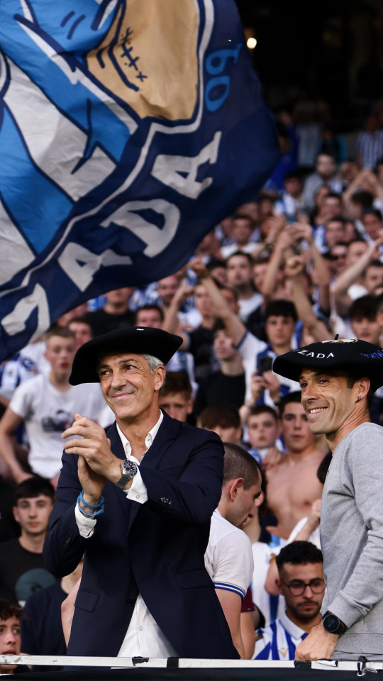 Imanol Alguacil y Mikel Labaka se calan la txapela en la grada Aitor Zabaleta