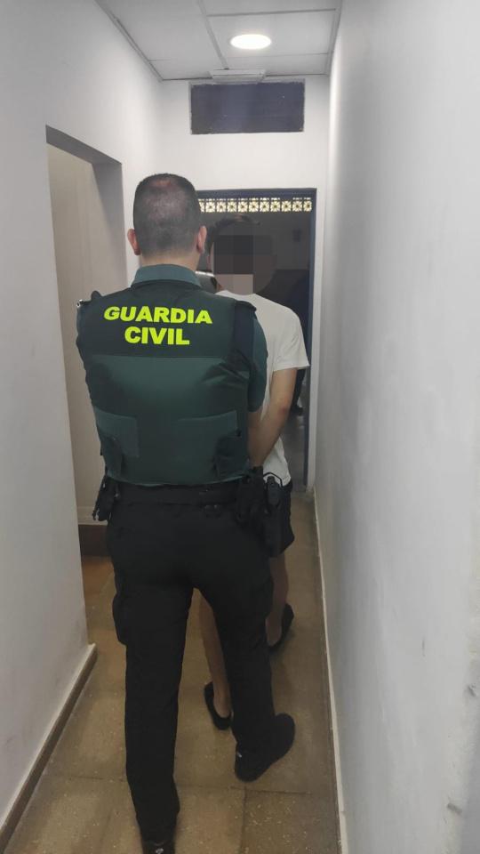 Tres detenidos tras una persecución por la Guardia Civil por la rambla de Albuñol