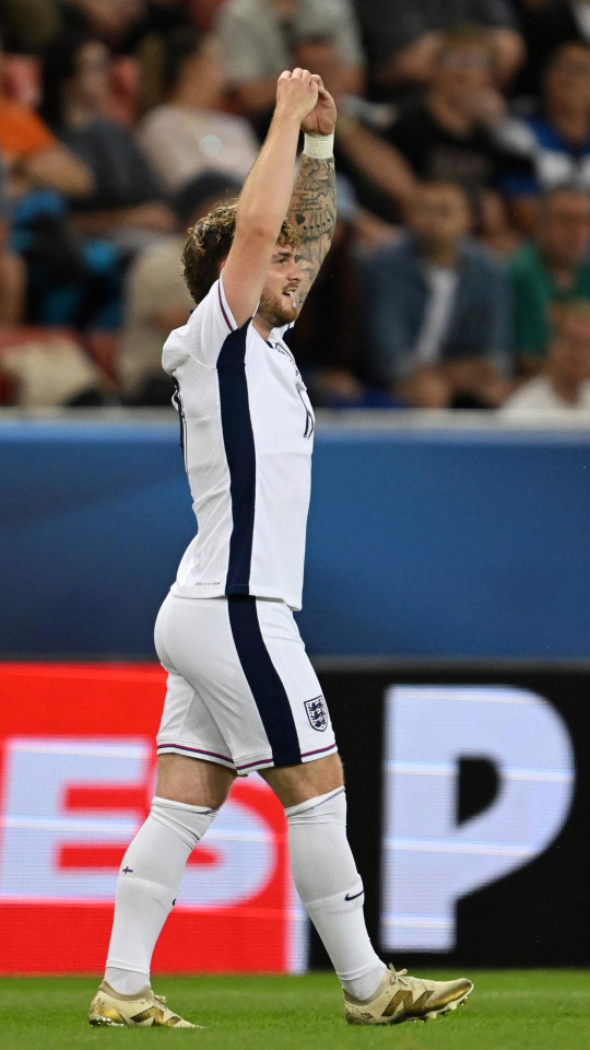 Elliott celebra el 0-2 de Inglaterra contra España