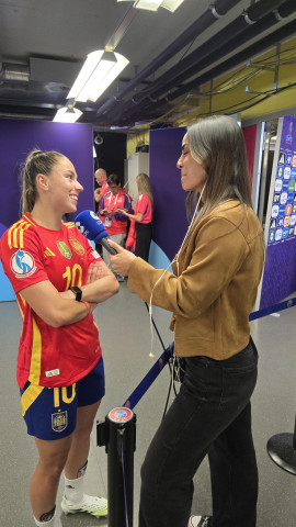 Athenea del Castillo habla con Andrea Peláez