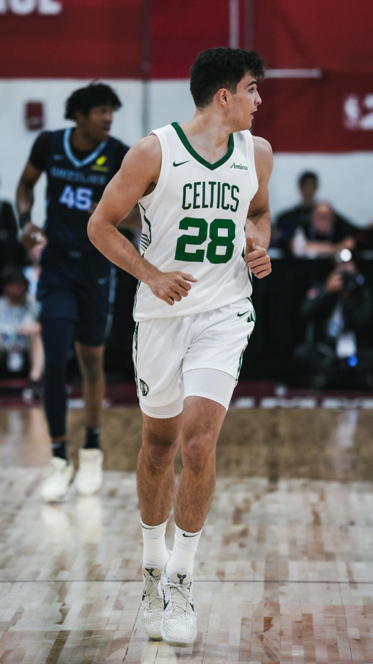 Hugo González, en su debut con los Celtics