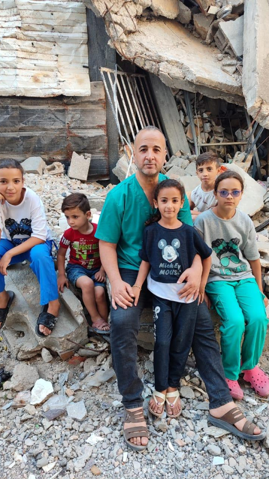 Refaat Alathamna, médico palestino-boliviano atrapado con sus cinco hijos en la franja de Gaza