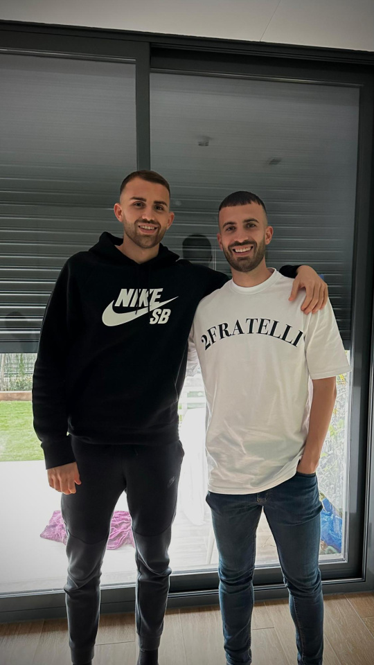 Borja Mayoral y su hermano