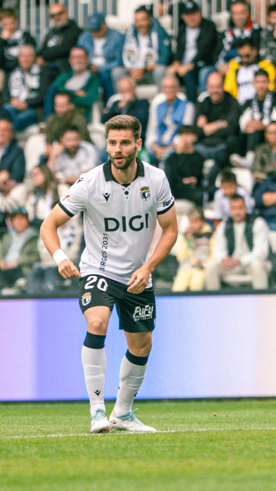 El jugador del Burgos CF Mario González