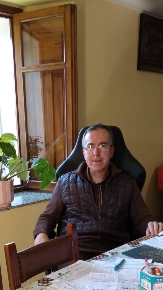 Víctor Márquez, el cura de Muimenta (Lugo) y otras decenas de parroquias más