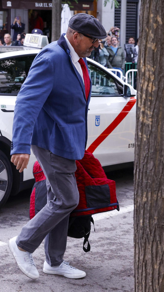 Ha llamado la atención el gran tamaño de la mochila de Koldo García