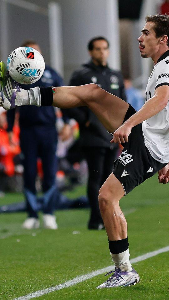 Iñigo Córdoba tranquiliza ante la carga de minutos de la Copa y destaca la amplitud de plantilla para "repartir minutos"