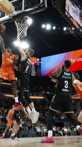 Moore anotó la canasta ganadora