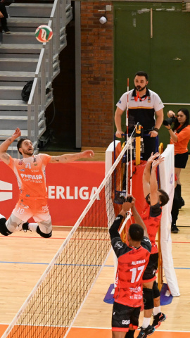 Pamesa Teruel Voleibol jugando contra Instercap Asisa Tarragona SPSP