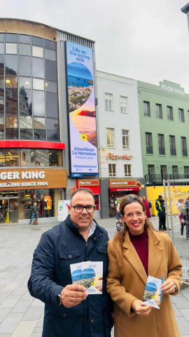 Almuñécar toma las calles de Londres con una ambiciosa campaña turística