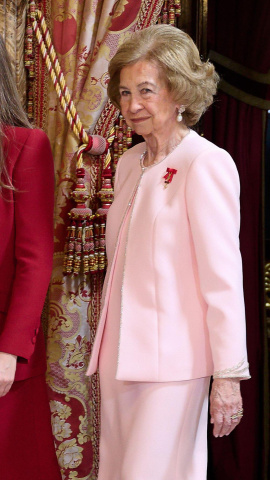 3D6MRRX King Felipe VI of Spain, Queen Letizia of Spain, Princess Leonor, Princess Sofia, Queen Sofia of Spain attends the Delivery of Toison de Oro  at Royal